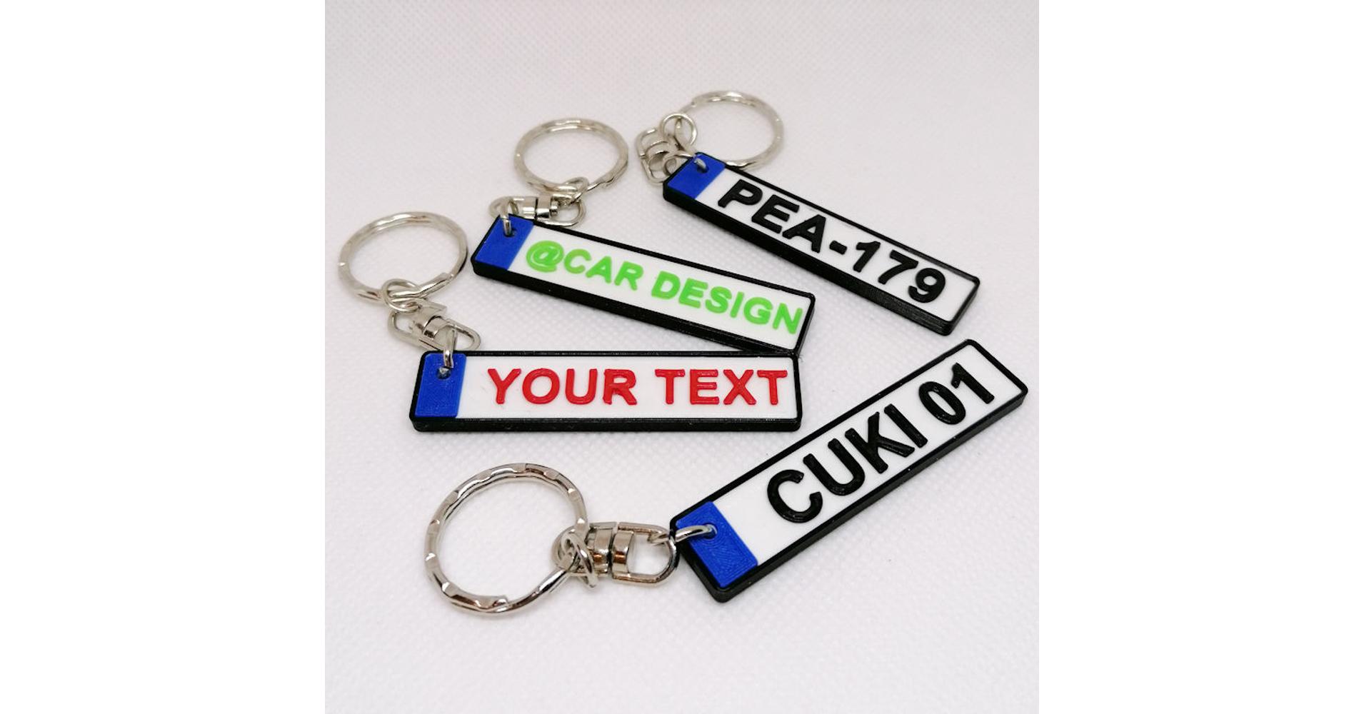 License Plate Keychain with custom text Manubim